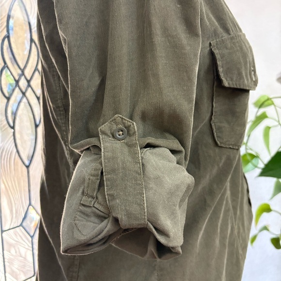 Bella Dahl Olive Green Corduroy Utility Western Style Button Down Shirt | M - Picture 6 of 11